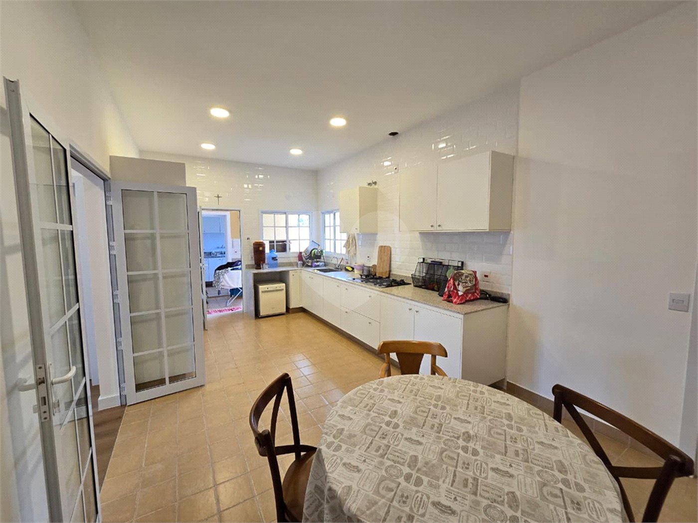 Casa à venda com 3 quartos, sendo 1 suíte,  no condomínio Golden Ville, Itapetininga - SP