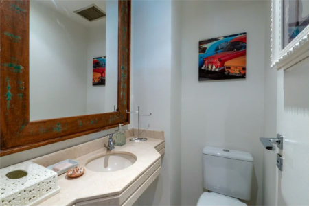 Apartamento à venda com 3 quartos, sendo 1 suíte, em Jardim Morumbi, São Paulo, SP