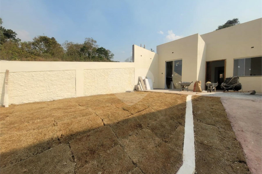 Casa à venda com 3 quartos, sendo 1 suíte, no condomínio Mirante da Mantiqueira I, Mairiporã - SP