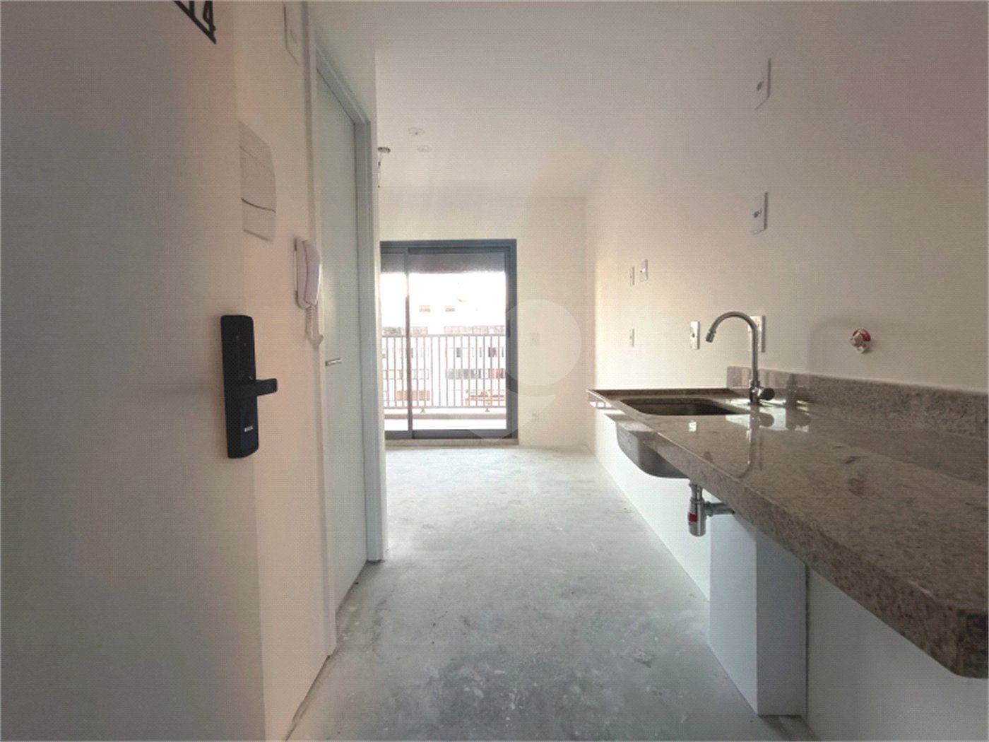 Studio de 22m2 com sacada à venda na Vila Mariana