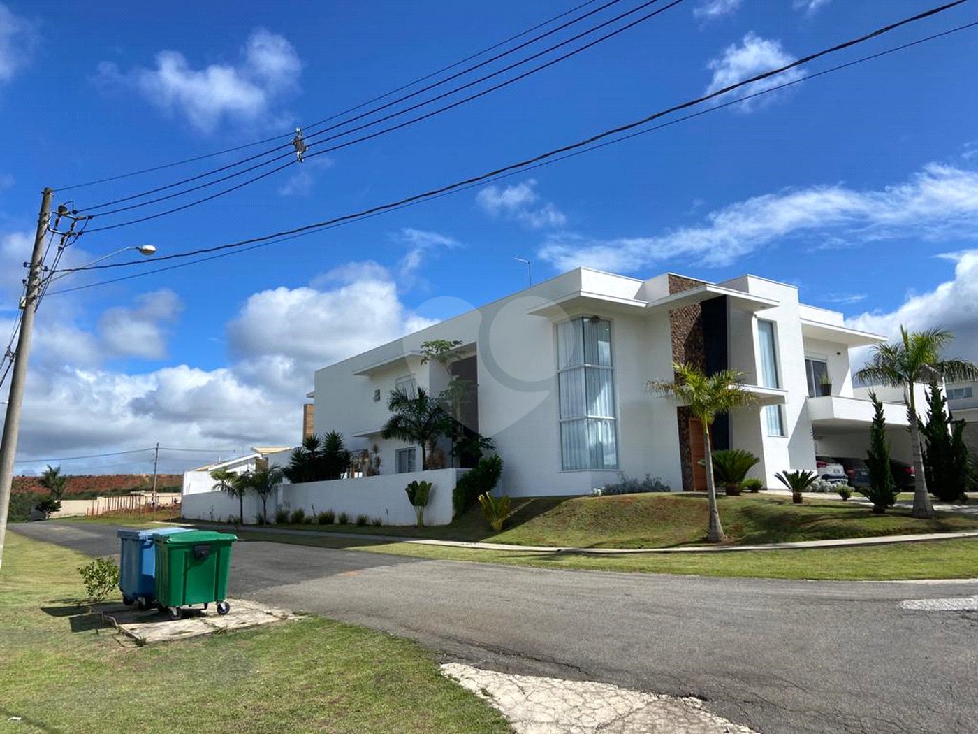 Casa à venda com 5 suítes no condomínio Residencial Fazenda Alta Vista, Salto de Pirapora - SP