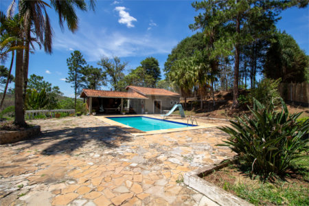 Chácara à venda com 4 quartos, sendo 1 suíte, em Saboó, São Roque, SP