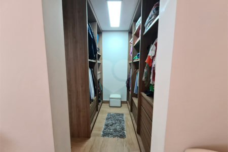 Casa à venda com 3 suítes no condomínio Vintage, Cotia - SP