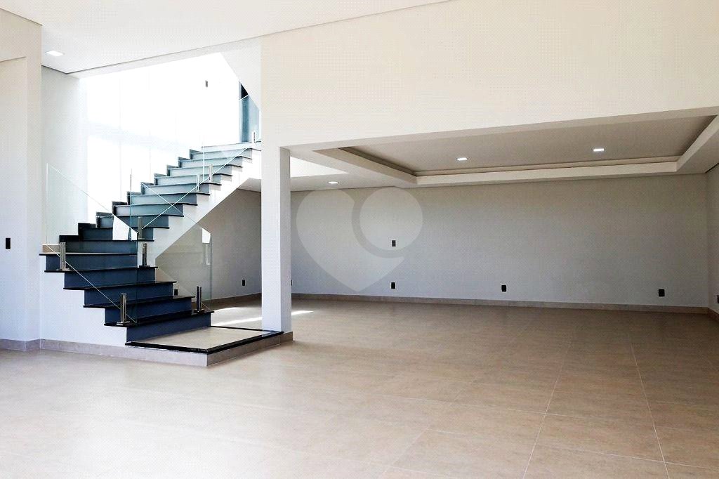Casa à venda com 3 suítes no condomínio Belvedere I, Votorantim - SP