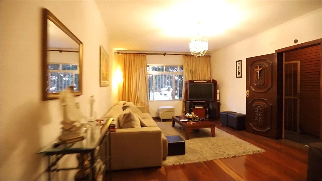 Sobrado à venda com 3 quartos, sendo 1 suíte, em Chora Menino, São Paulo, SP