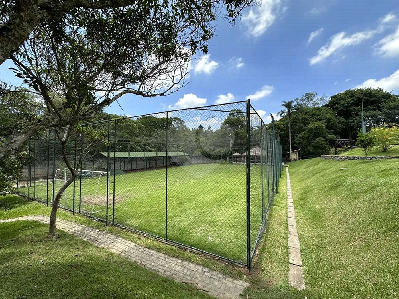 Casa à venda com 4 suítes no condomínio Parque das Artes, Embu das Artes - SP