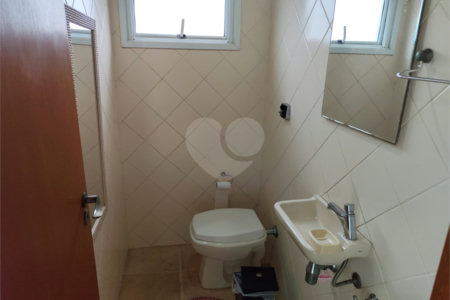 Sobrado à venda com 3 quartos, sendo 2 suítes, em Vila Romão, Salto, SP