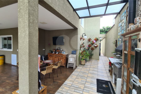 Sobrado à venda com 4 quartos, sendo 2 suítes, em Santa Teresinha, São Paulo, SP