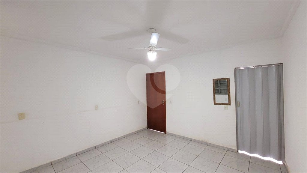 Chácara à venda com 4 quartos, sendo 1 suíte, em Área Rural de Salto, Salto, SP