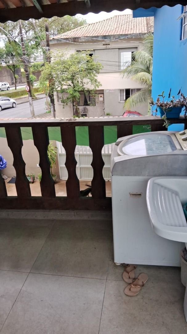 Sobrado com 3 dormitórios à venda, 150 m² por R$ 780.000,00 - Estuário - Santos/SP