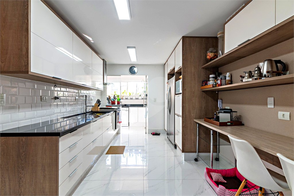 Apartamento à venda com 3 quartos, sendo 1 suíte, em Alto da Boa Vista, São Paulo, SP
