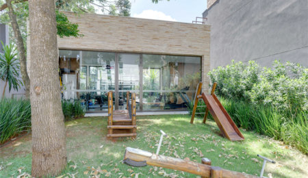 Casa à venda com 4 quartos, sendo 3 suítes,  no condomínio Jardim Flora, São Paulo - SP