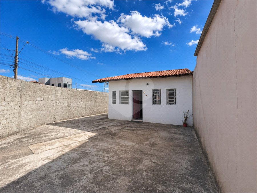 Casa à venda com 2 quartos em Loteamento Gramado I, Itapetininga, SP