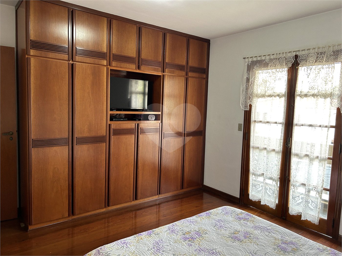 Sobrado à venda com 3 quartos, sendo 1 suíte,  em Jardim das Vertentes, São Paulo, SP
