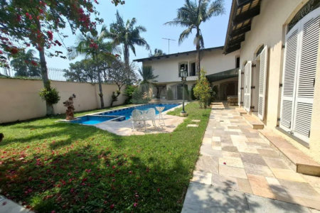 Casa à venda com 5 quartos, sendo 3 suítes,  em Alto da Boa Vista, São Paulo, SP