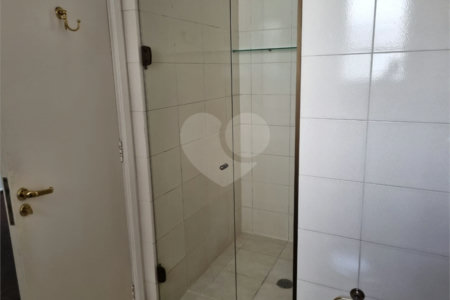 Apartamento à venda ou para alugar com 3 quartos, sendo 1 suíte, em Moema, São Paulo, SP