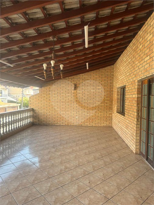 Sobrado à venda com 5 quartos em Bela Vista, Osasco, SP