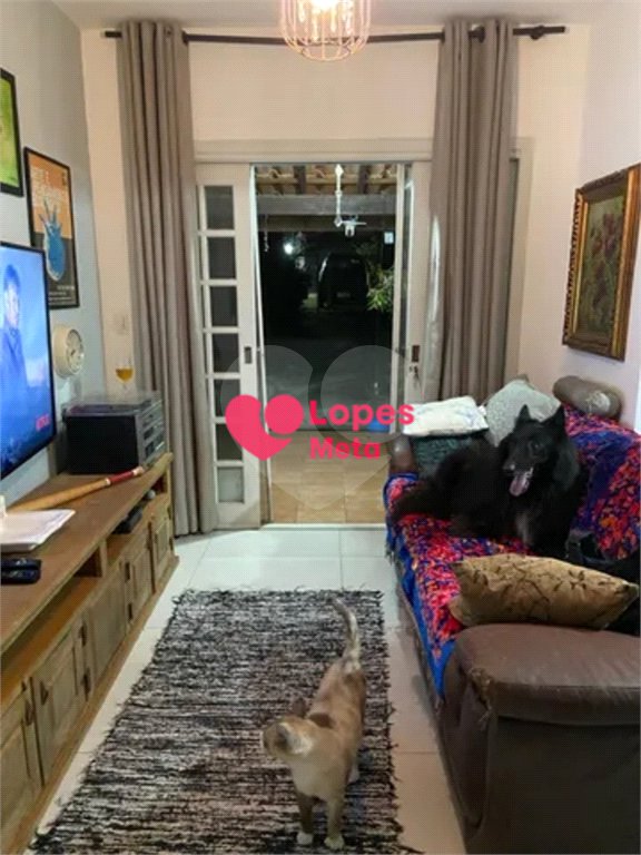 Casa à venda com 2 quartos no condomínio Portal da Serra, São José dos Campos - SP