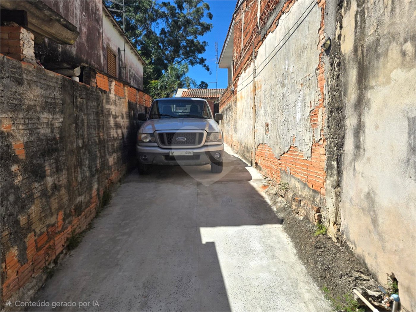 Casa à venda com 5 quartos, sendo 1 suíte,  em Vila Santana, Itapetininga, SP