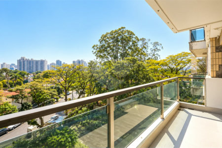 Apartamento à venda com 4 quartos, sendo 1 suíte, em Alto da Boa Vista, São Paulo, SP