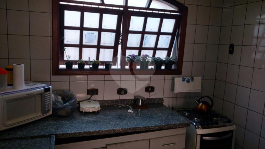 Sobrado à venda com 4 quartos, sendo 1 suíte, em Vila Vitório Mazzei, São Paulo, SP