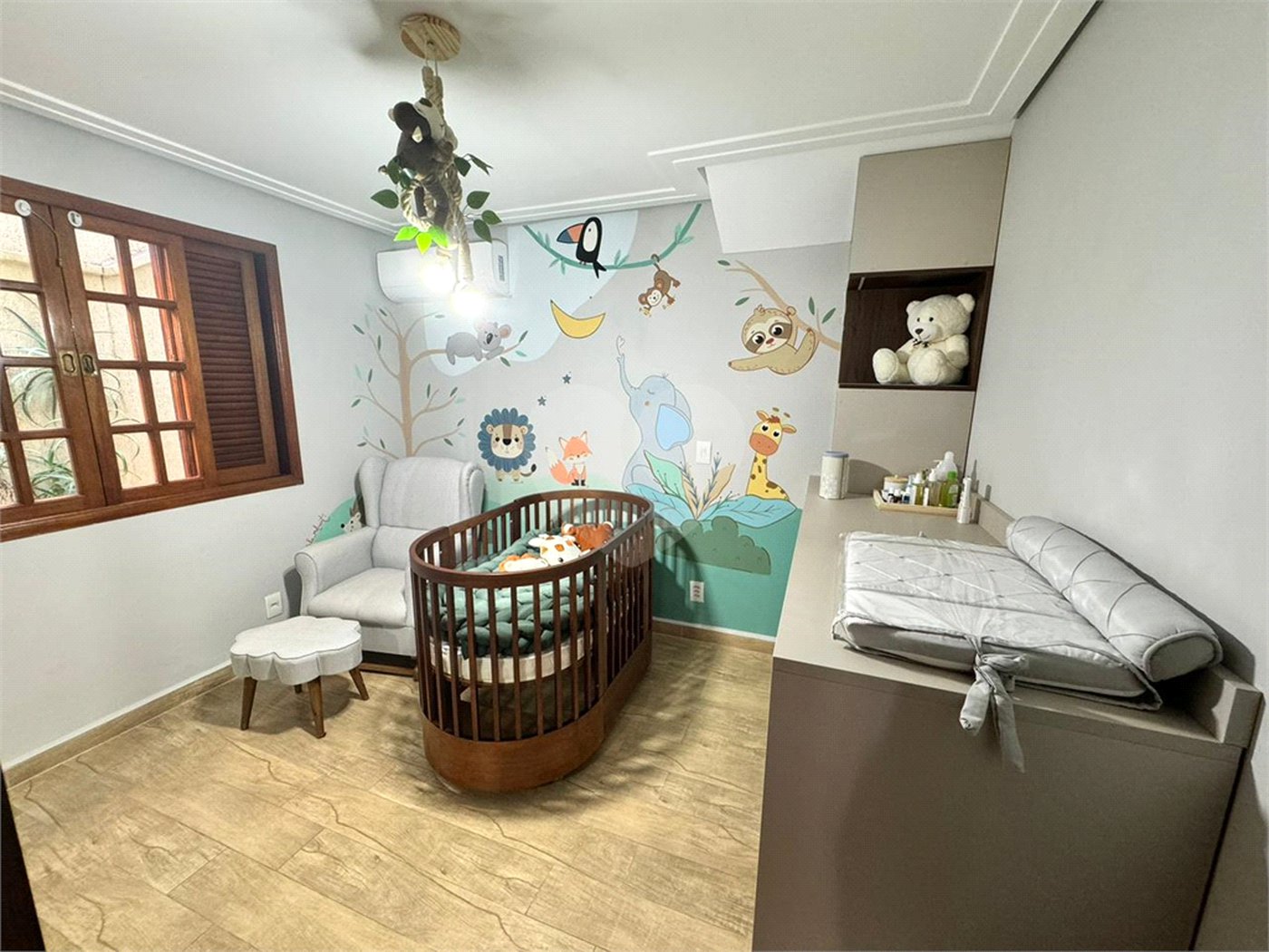 Casa à venda com 3 quartos, sendo 1 suíte, no condomínio Residencial Jardim das Flores 1510, Cotia - SP