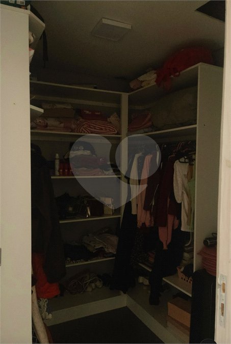 Casa à venda ou para alugar com 3 suítes em Mairiporã, SP