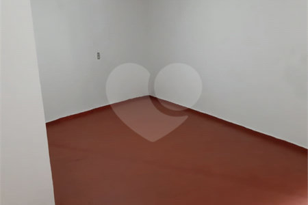 Casa à venda com 3 quartos, sendo 1 suíte,  em Vila Gomes, São Paulo, SP