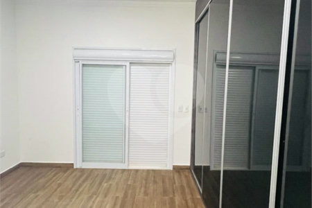 Casa à venda com 3 quartos, sendo 1 suíte, no condomínio Figueira Garden, Atibaia - SP
