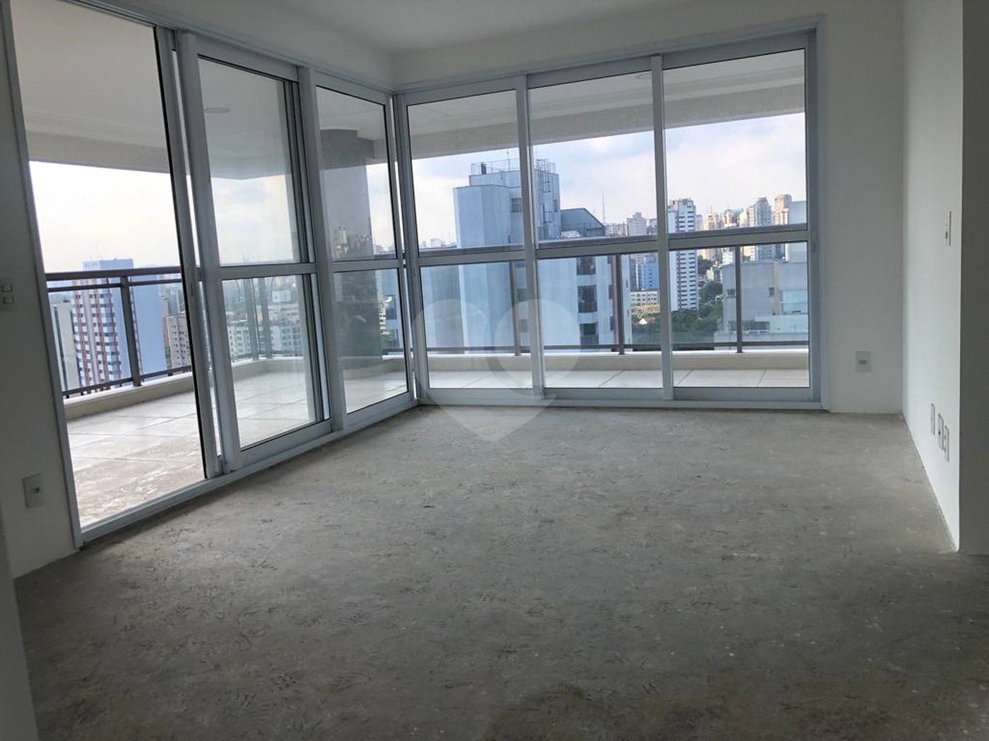 Apartamento à venda com 3 quartos, sendo 2 suítes, em Vila Clementino, São Paulo, SP