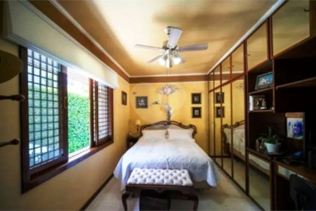 Casa à venda com 5 quartos, sendo 2 suítes,  em Jardim Everest, São Paulo, SP