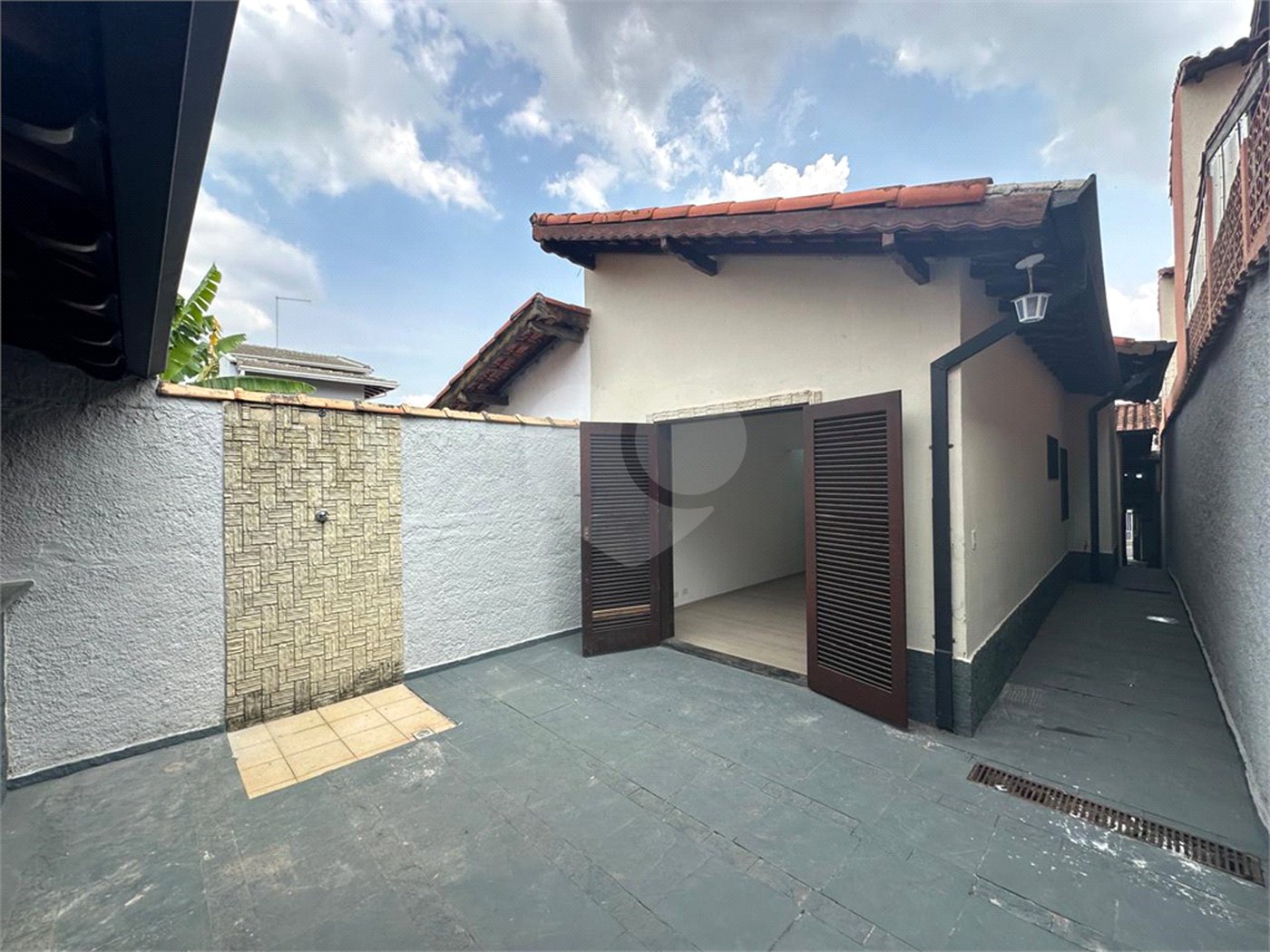 Casa Térrea à venda com 3 quartos, sendo 1 suíte,  em Vila Suissa, Mogi das Cruzes, SP