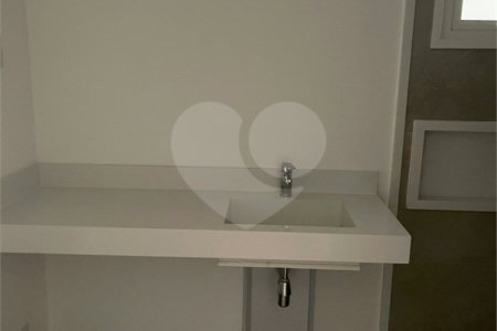 Apartamento à venda com 3 suítes em Moema, São Paulo, SP