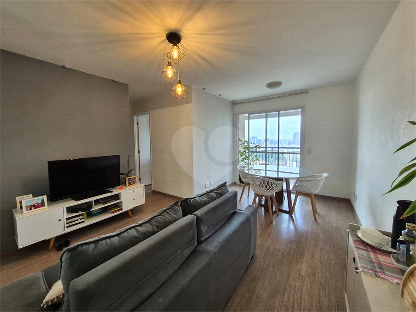 Apartamento à venda com 3 quartos, sendo 1 suíte, em Jardim Parque Morumbi, São Paulo, SP