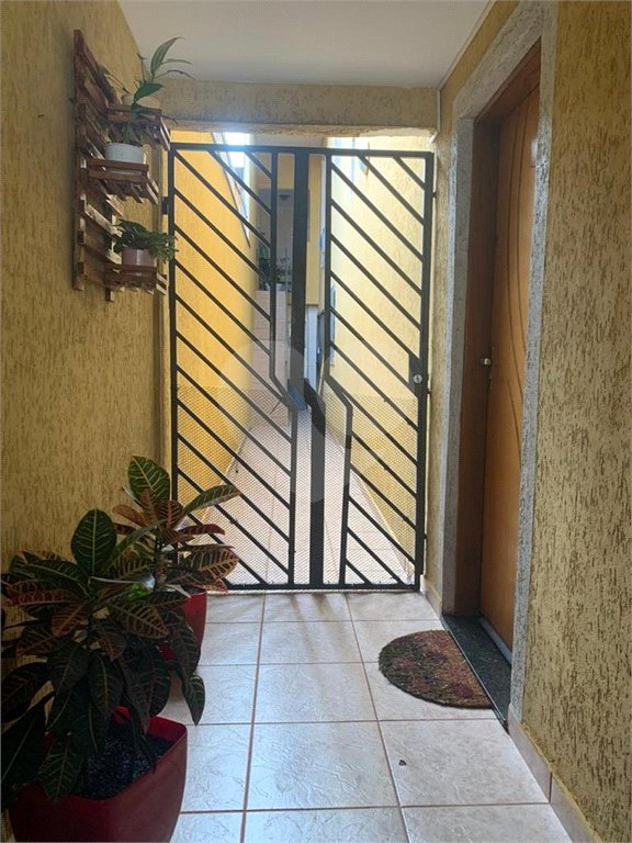 Sobrado à venda com 3 quartos, sendo 1 suíte,  em Vila Sabrina, São Paulo, SP