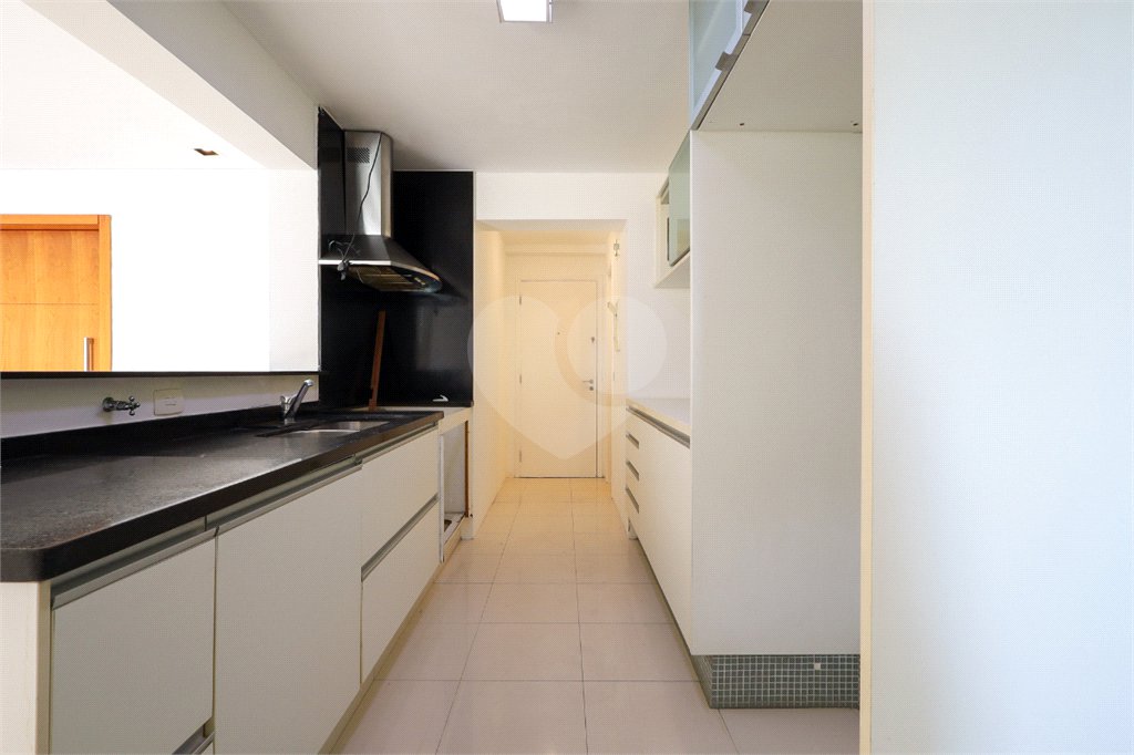 Apartamento à venda com 3 quartos, sendo 2 suítes, em Brooklin, São Paulo, SP