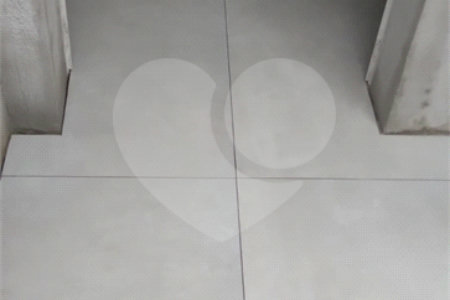 Casa à venda com 3 quartos, sendo 1 suíte,  no condomínio Residencial Club Entresseras, Santa Isabel - SP