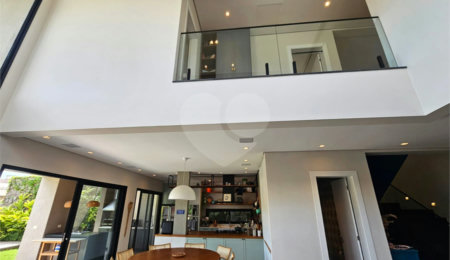 Casa à venda com 4 suítes no condomínio Residencial Itahyê, Santana de Parnaíba - SP