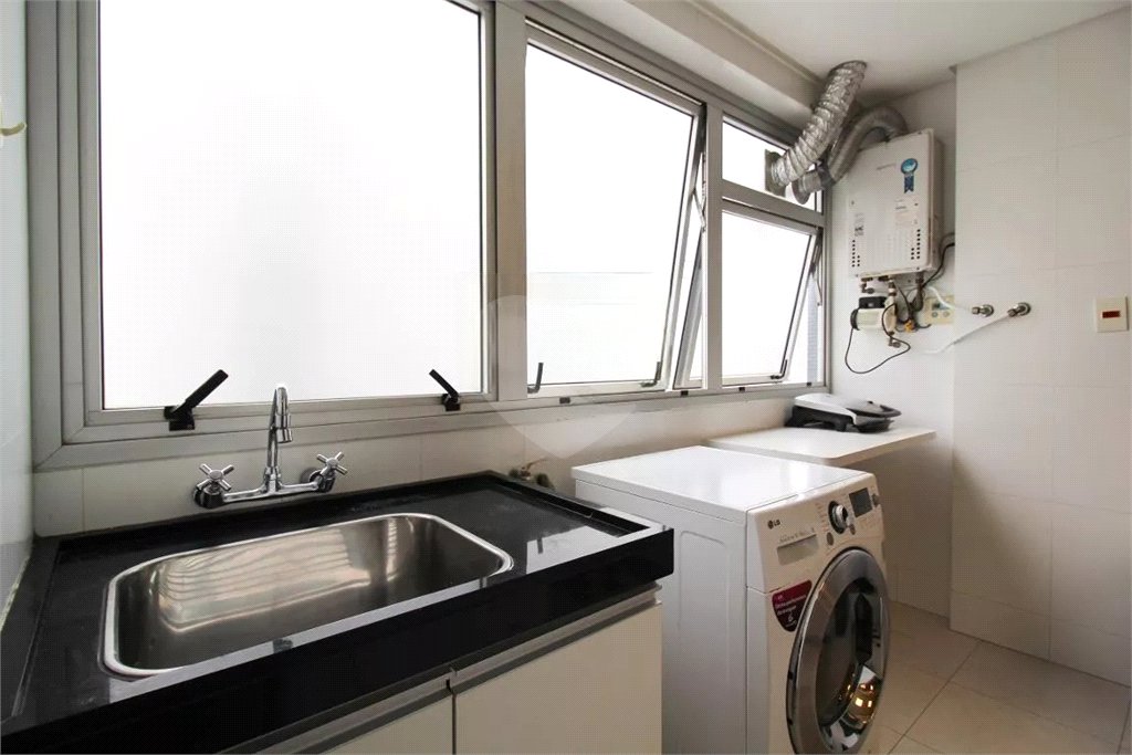 Apartamento para alugar com 3 quartos, sendo 1 suíte, em Itaim Bibi, São Paulo, SP