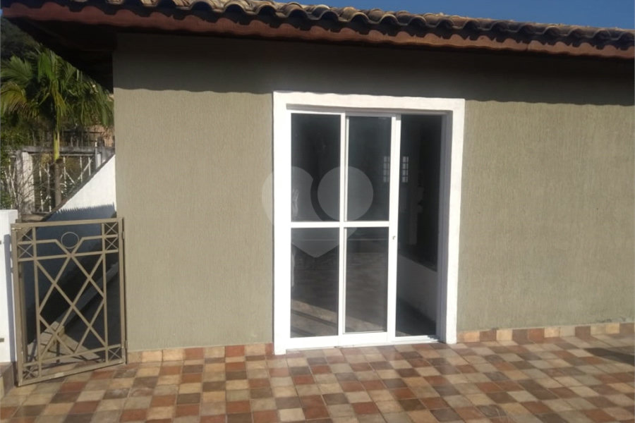 Casa à venda com 3 quartos, sendo 1 suíte, no condomínio Alpes de Mairiporã, Mairiporã - SP