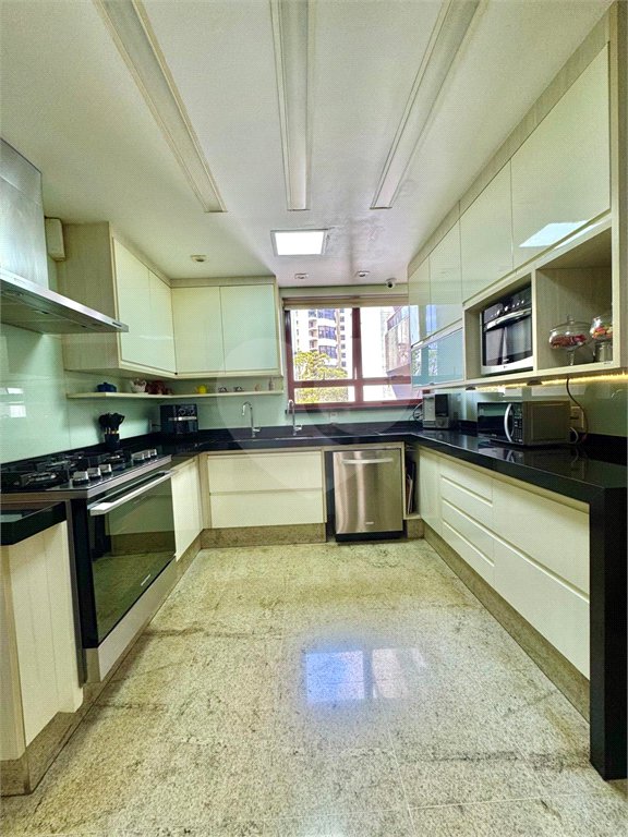 Apartamento à venda com 4 suítes em Vila Suzana, São Paulo, SP
