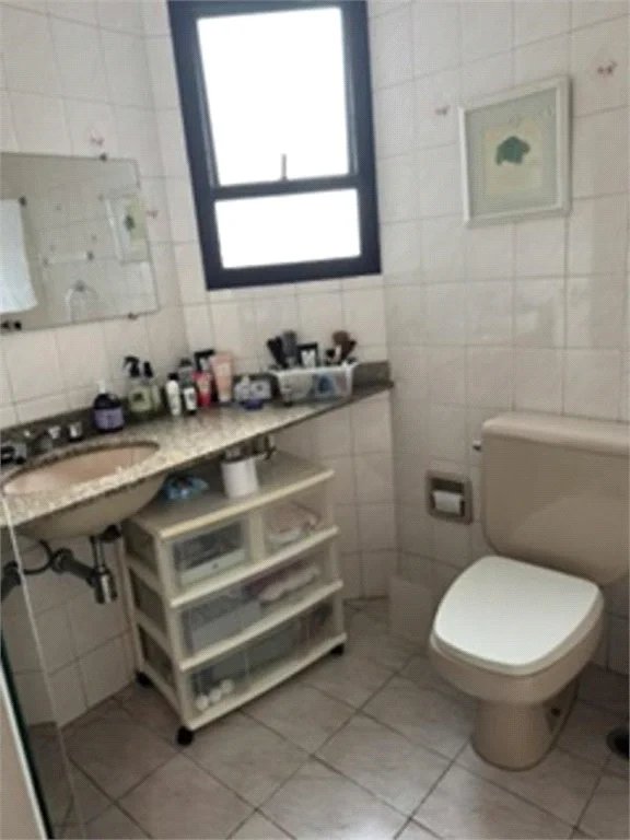 Apartamento à venda com 3 quartos, sendo 1 suíte,  em Jardim das Acácias, São Paulo, SP