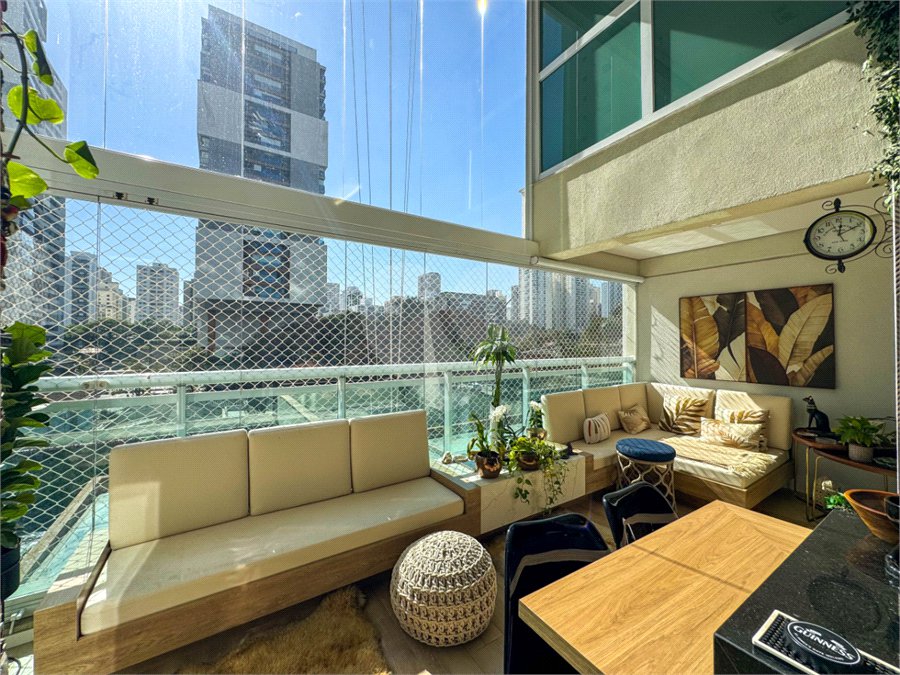 Apartamento à venda com 3 suítes em Brooklin, São Paulo, SP