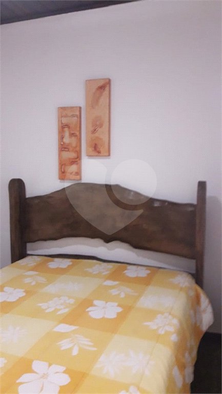 Chácara à venda com 8 quartos, sendo 3 suítes, no Centro, Toledo, MG