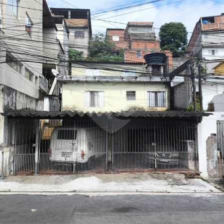 Casa à venda ou para alugar com 5 quartos, sendo 1 suíte,  em Parque Independência, São Paulo, SP