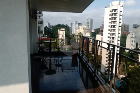 Apartamento à venda com 4 quartos, sendo 1 suíte, em Vila Andrade, São Paulo, SP