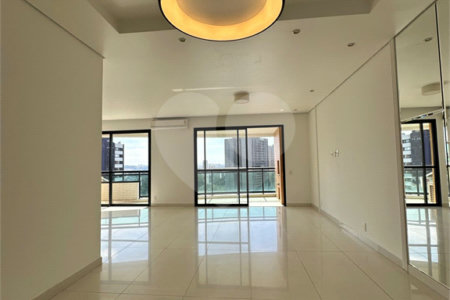 Apartamento à venda com 3 suítes em Vila Suzana, São Paulo, SP