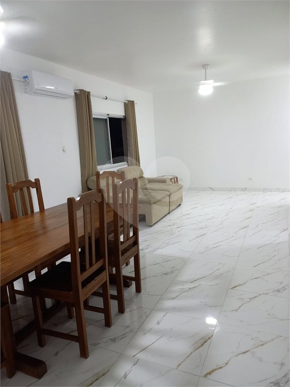 Apartamento à venda com 3 quartos, sendo 1 suíte, em Tortuga, Guarujá, SP
