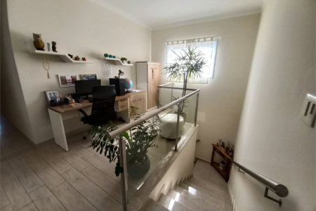 Casa à venda com 3 quartos, sendo 1 suíte, no condomínio São Domingos, Valinhos - SP