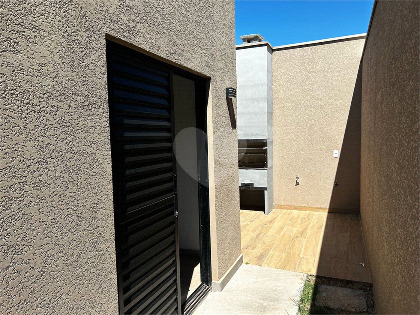 Casa à venda com 2 quartos, sendo 1 suíte,  no condomínio Residencial Marina, Itapetininga - SP